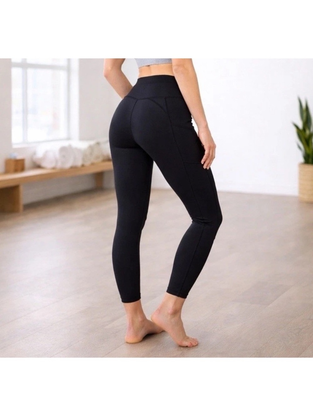 Athleta Ultimate Stash 7/8 leggings black size Small